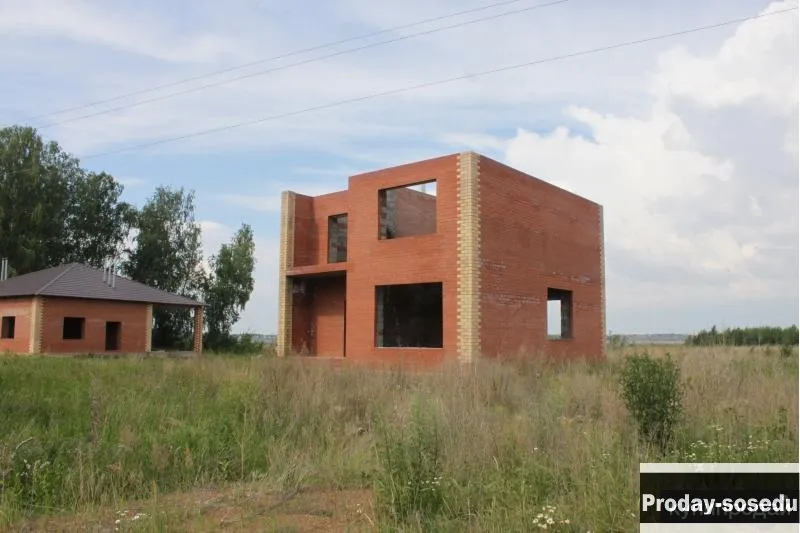 Дом кирпичный на берегу озера Курочкино, Недвижимость, Продам